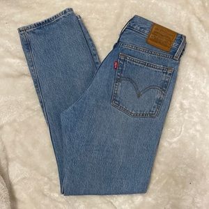 LIGHT BLUE LEVIS WEDGIE STRAIGHT SIZE 25